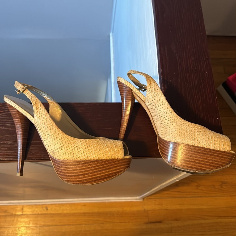 Stuart Weitzman Slingback Front Platform Peep Toe… - image 2